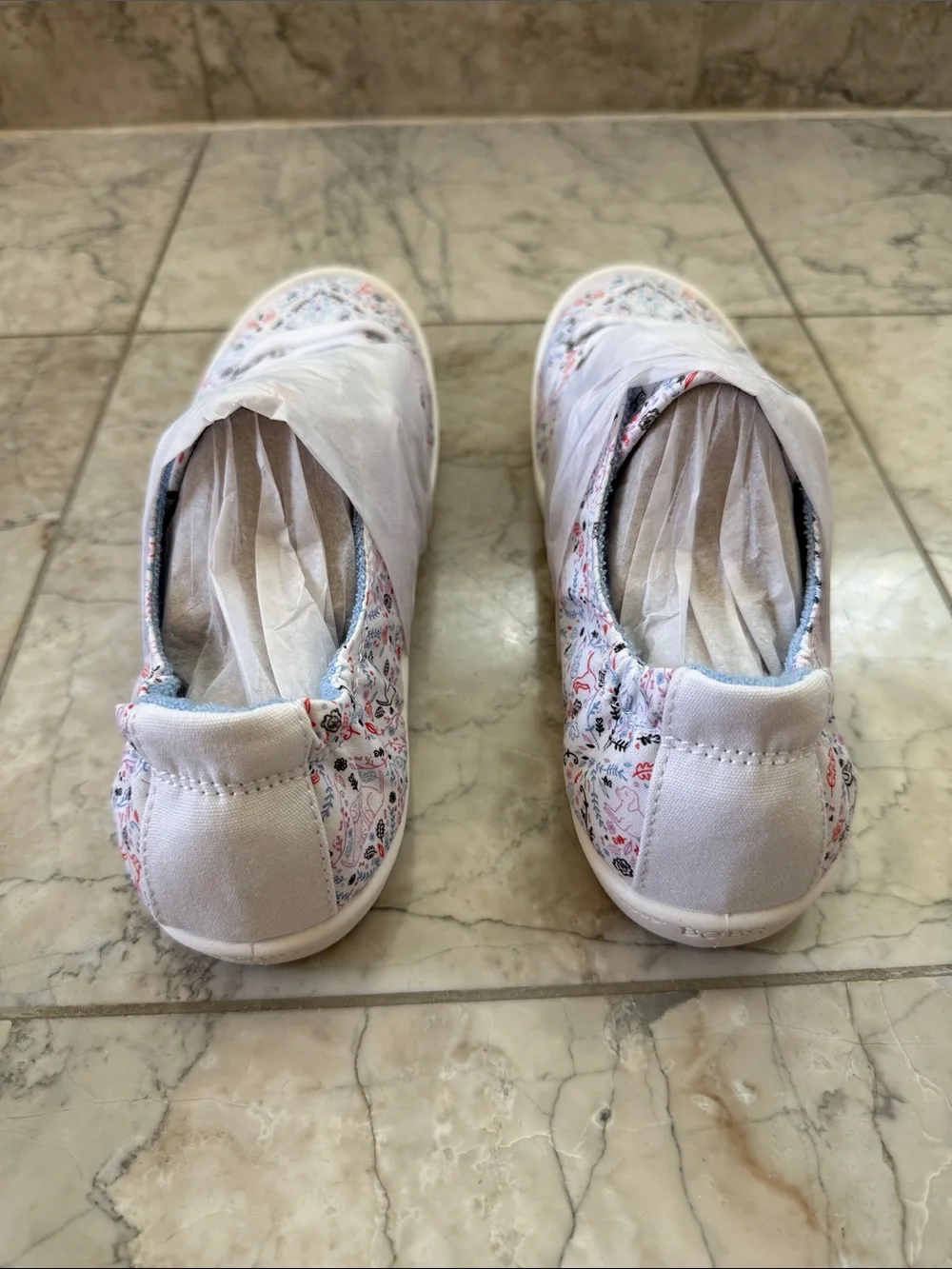 BOBS (Skechers) Beach Bingo Garden Pawty Slip-On Sneakers NIB White Multi Size 9